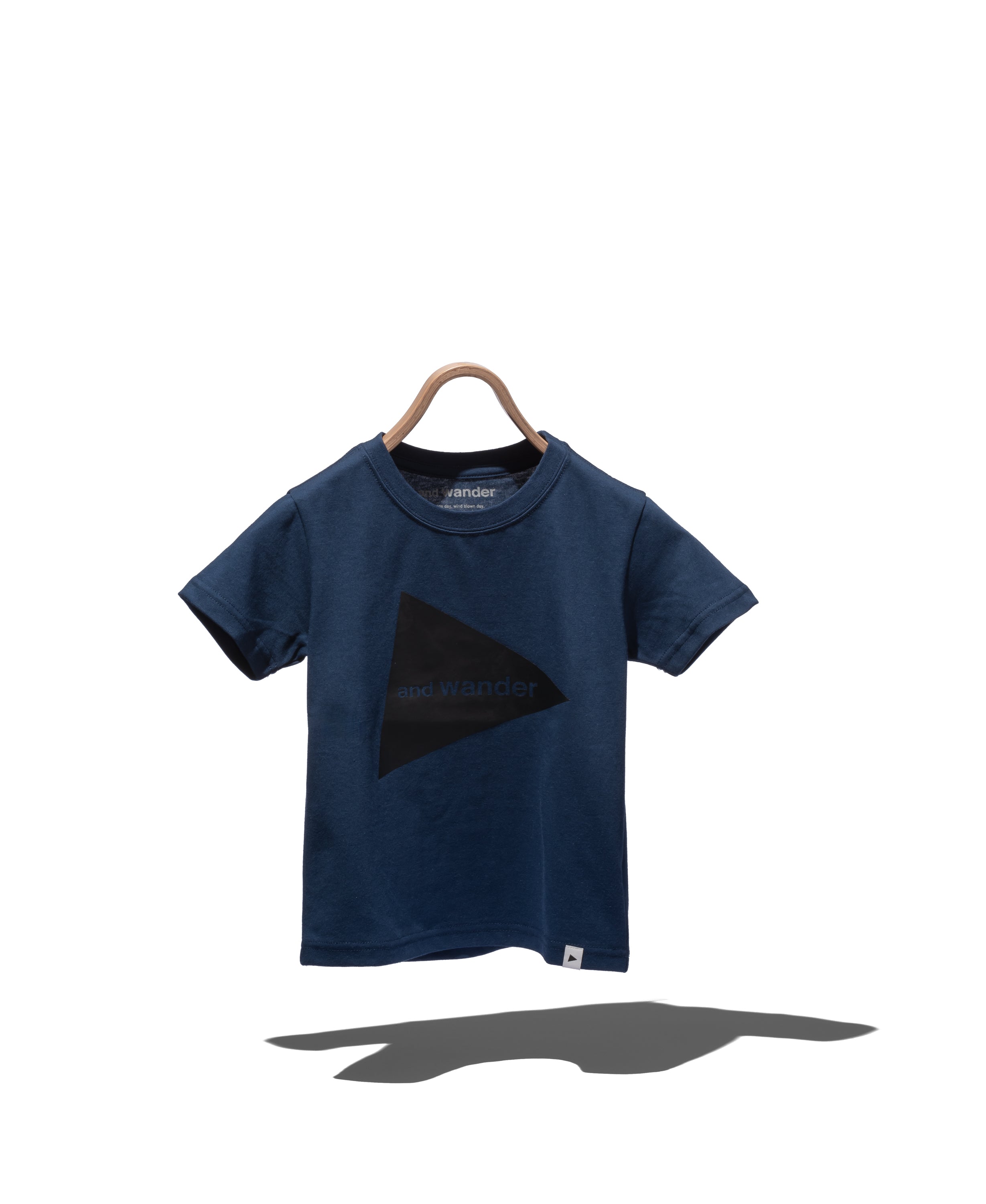 and wander big logo T kids