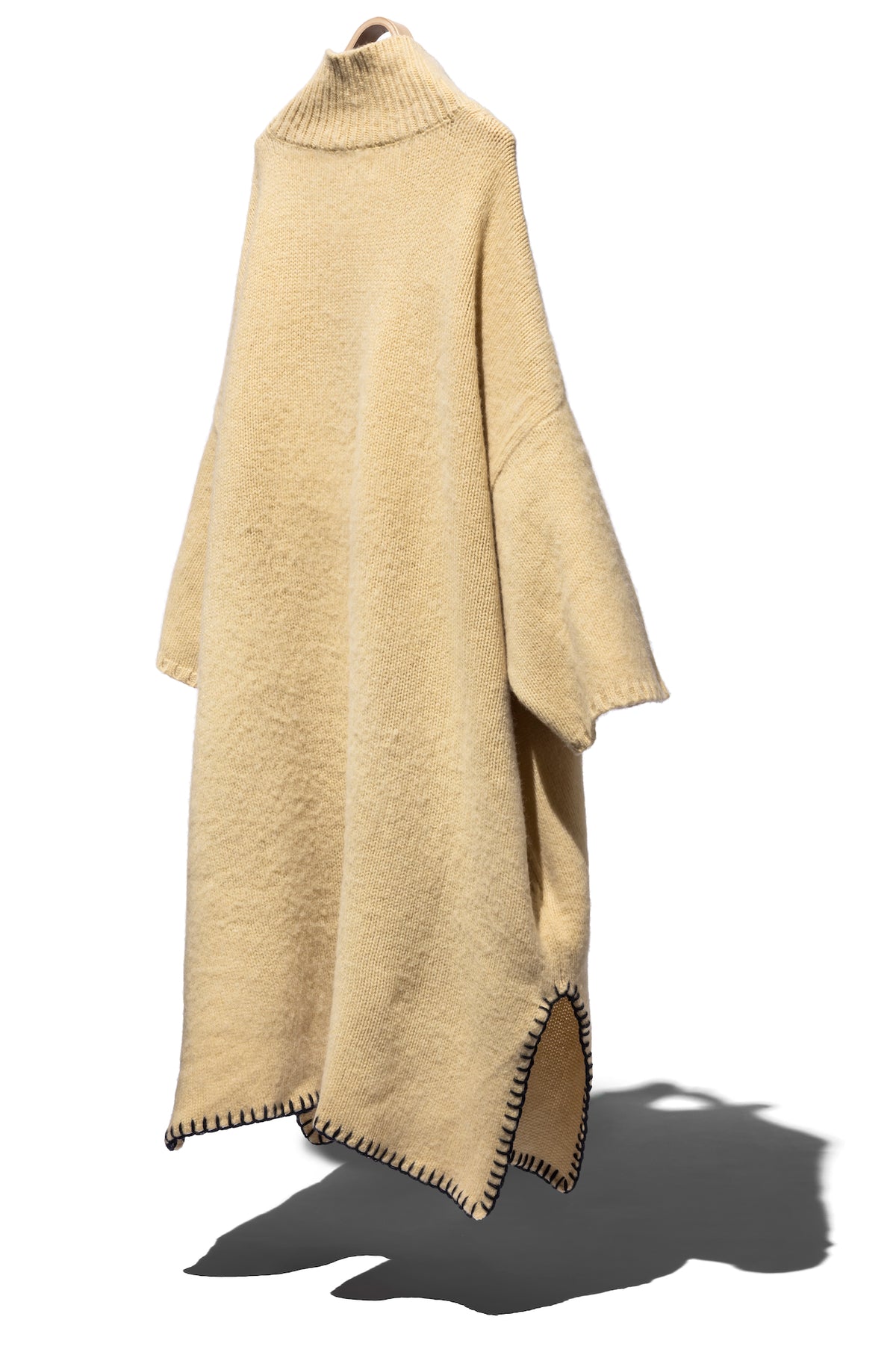 BIG KNIT PONCHO