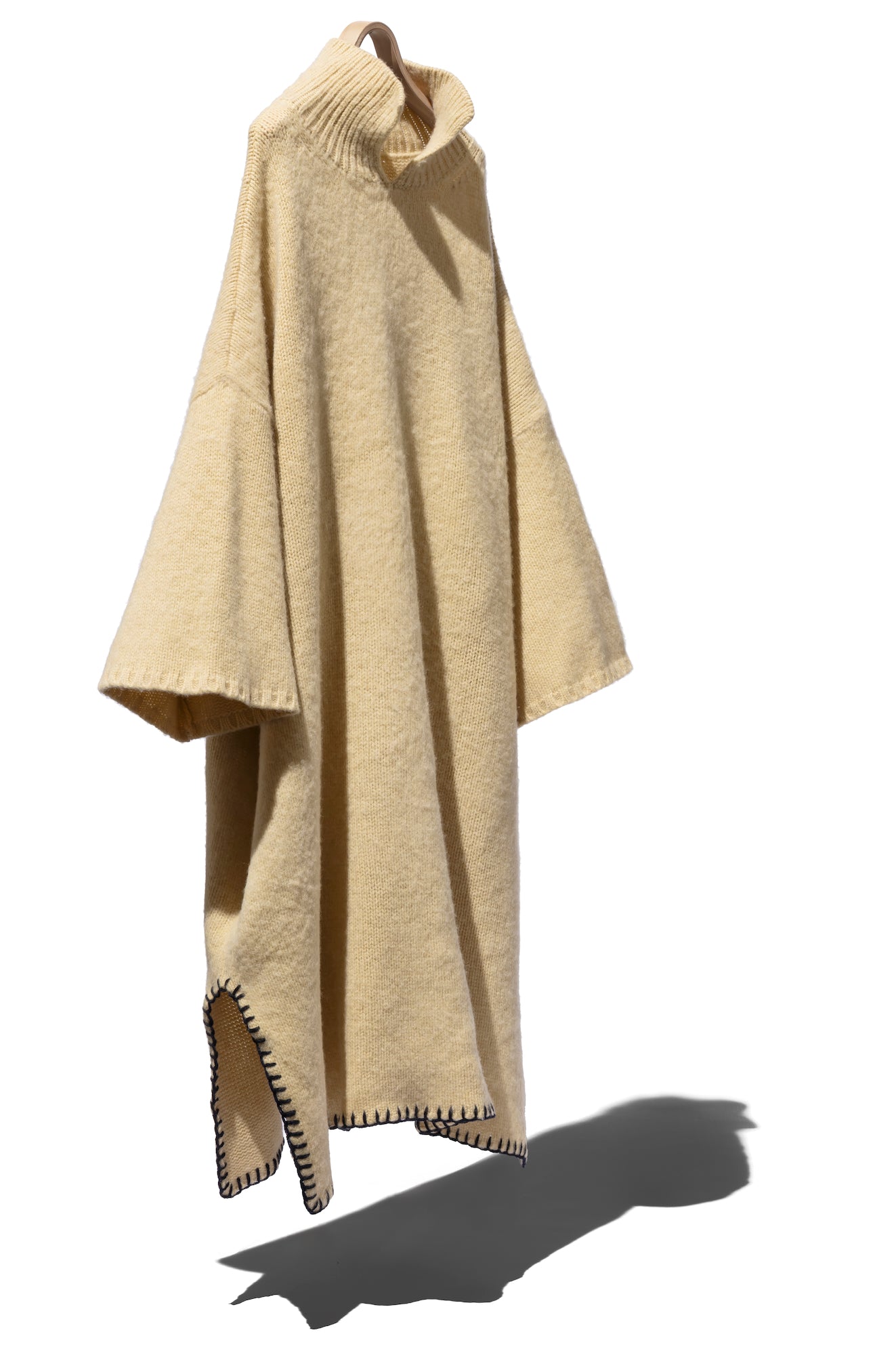 BIG KNIT PONCHO