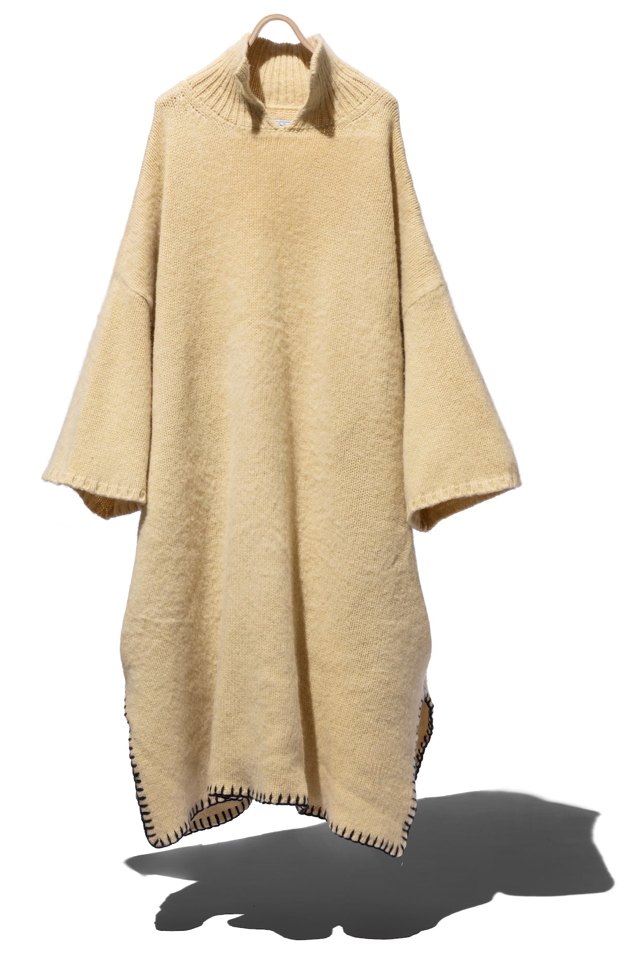 BIG KNIT PONCHO