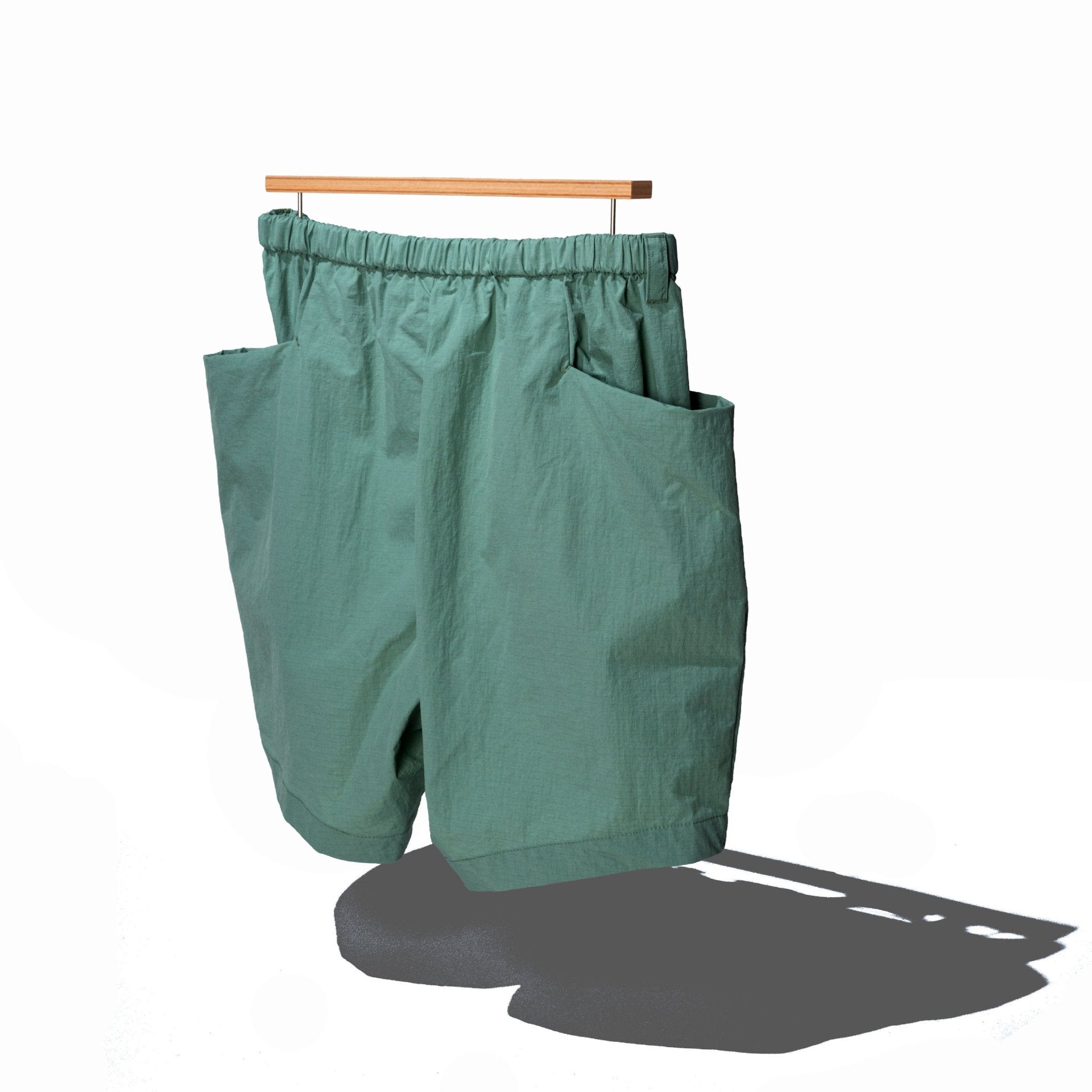 ACTIVITY SHORTS NYLON - COMFY OUTDOOR GARMENT