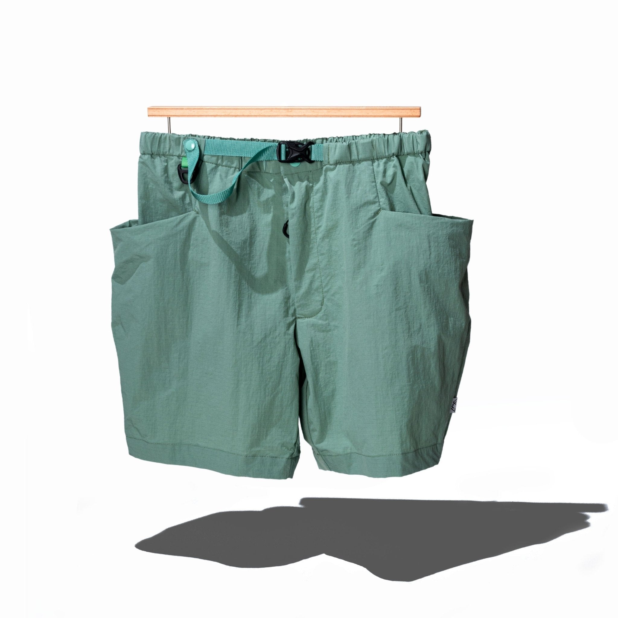 ACTIVITY SHORTS NYLON - COMFY OUTDOOR GARMENT