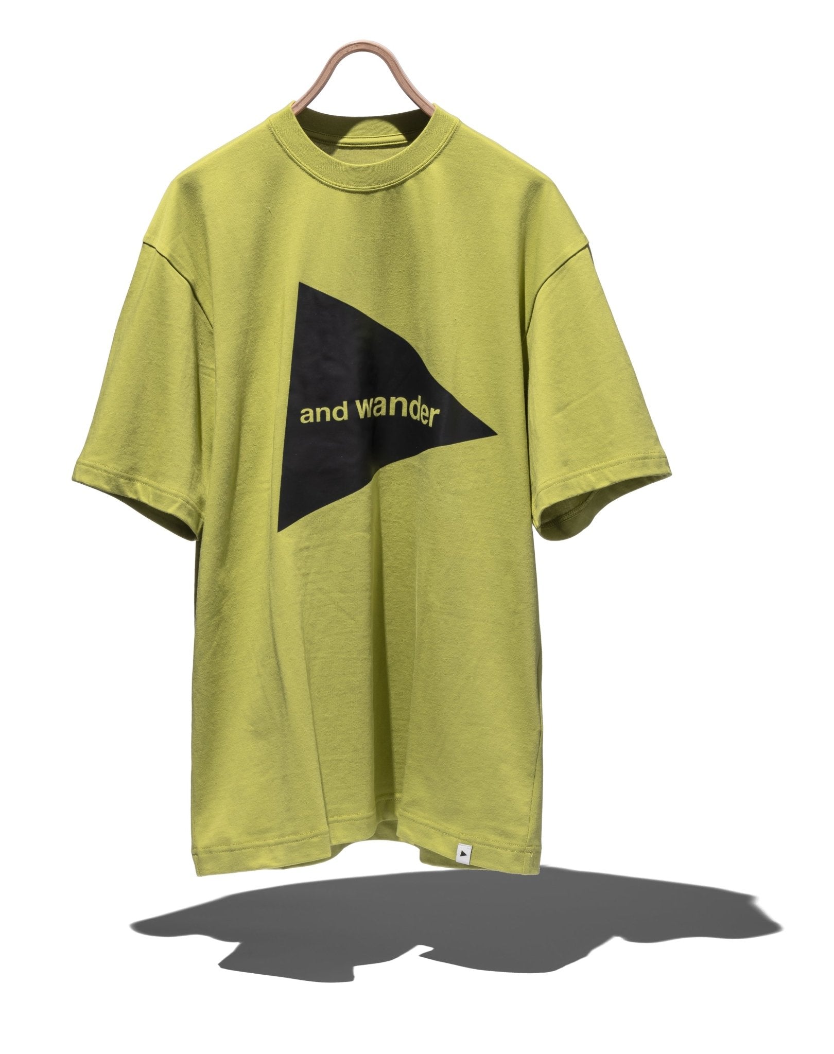 and wander big logo T - AND WANDER