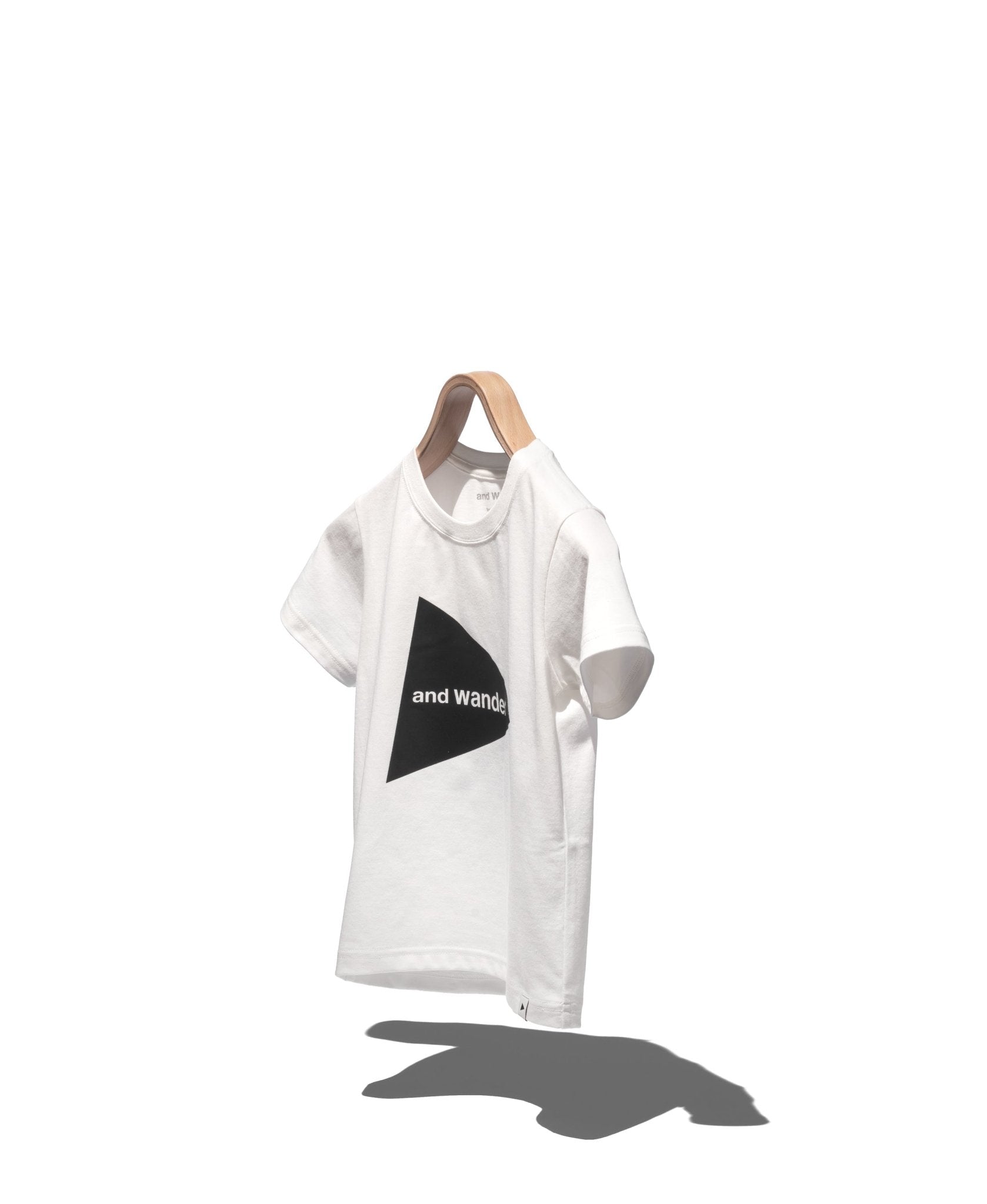 and wander big logo T kids - AND WANDER