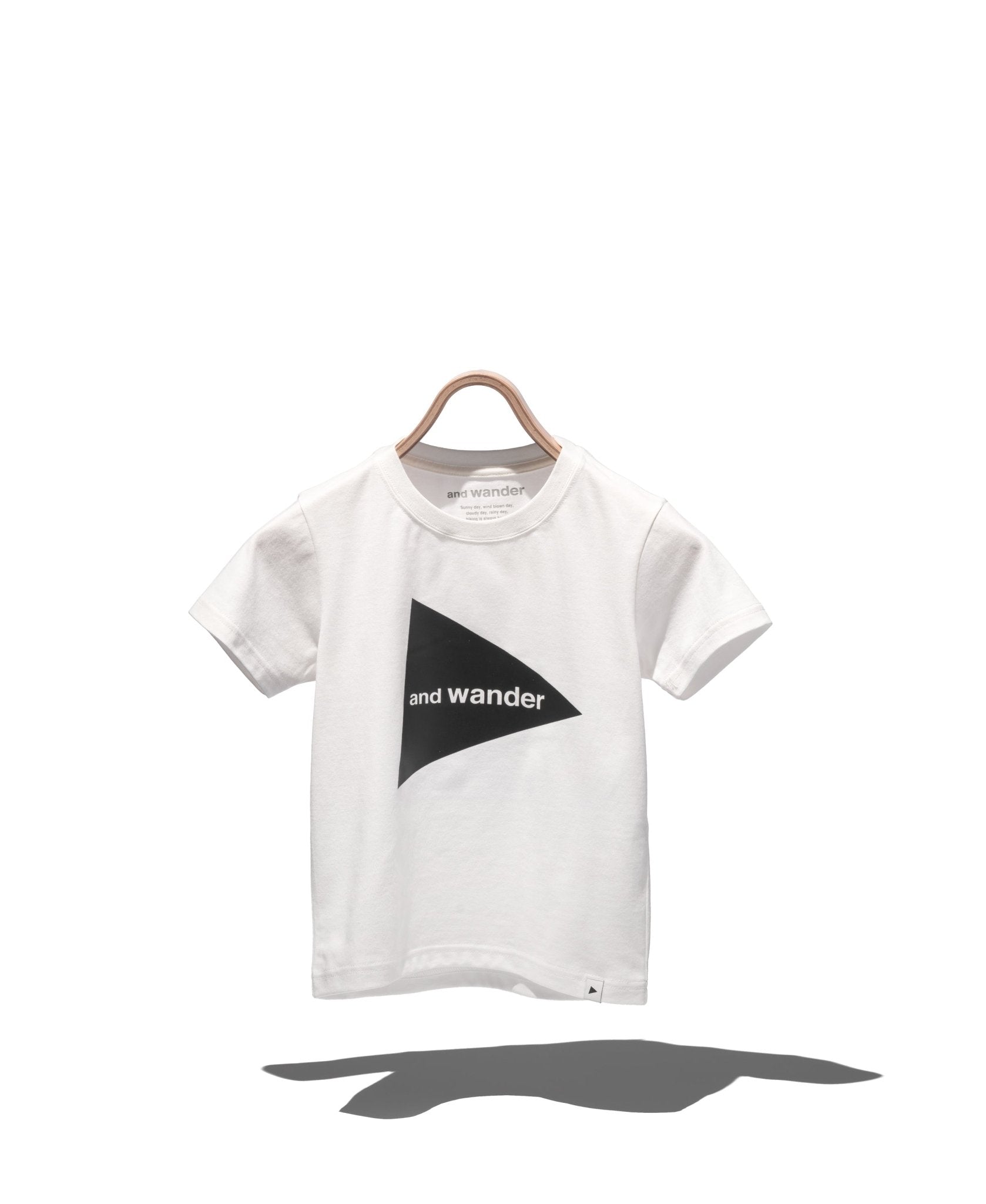 and wander big logo T kids - AND WANDER