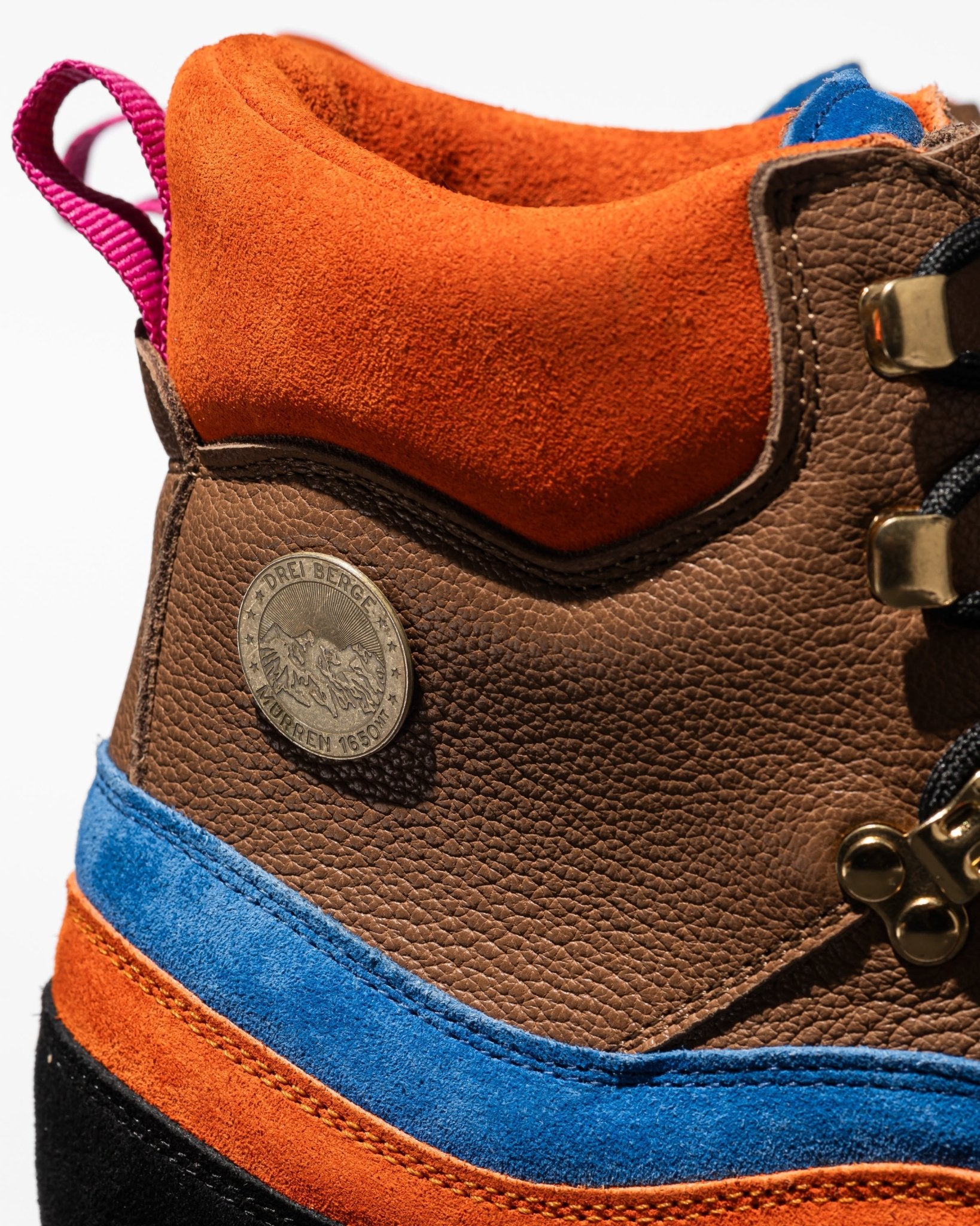 DREI BERGE LEATHER TECH MÖNCH 1 - DIE DREI BERGE