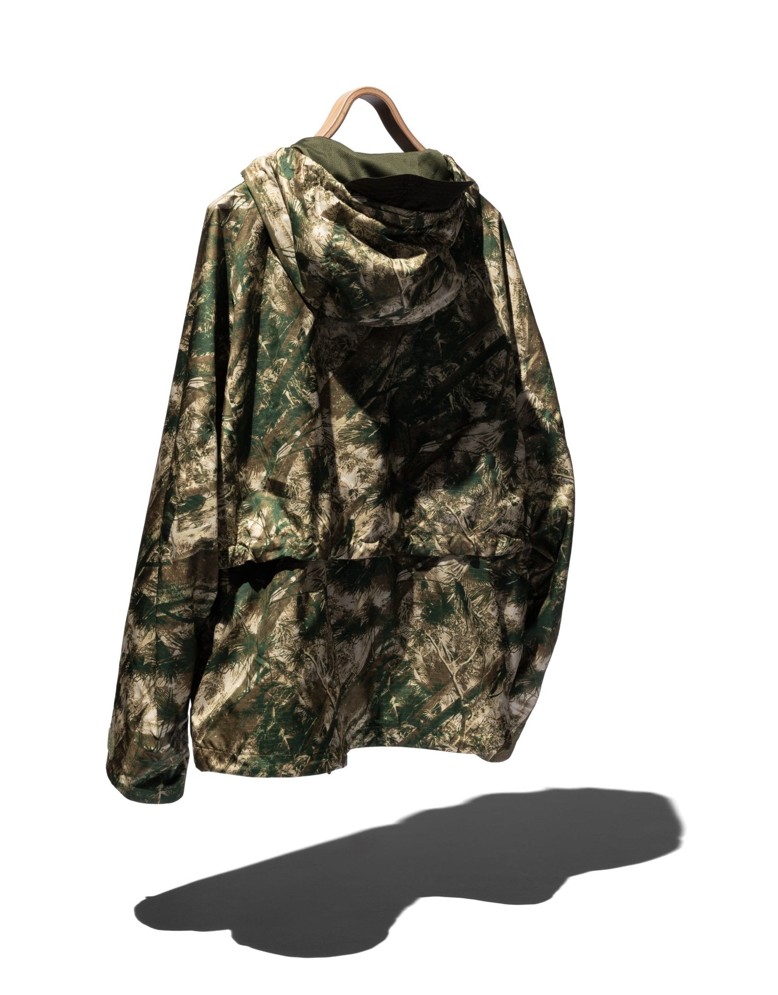 JUNGLE PATTERN RIPSTOP MOUNTAIN PARKA - WHITE MOUNTAINEERING