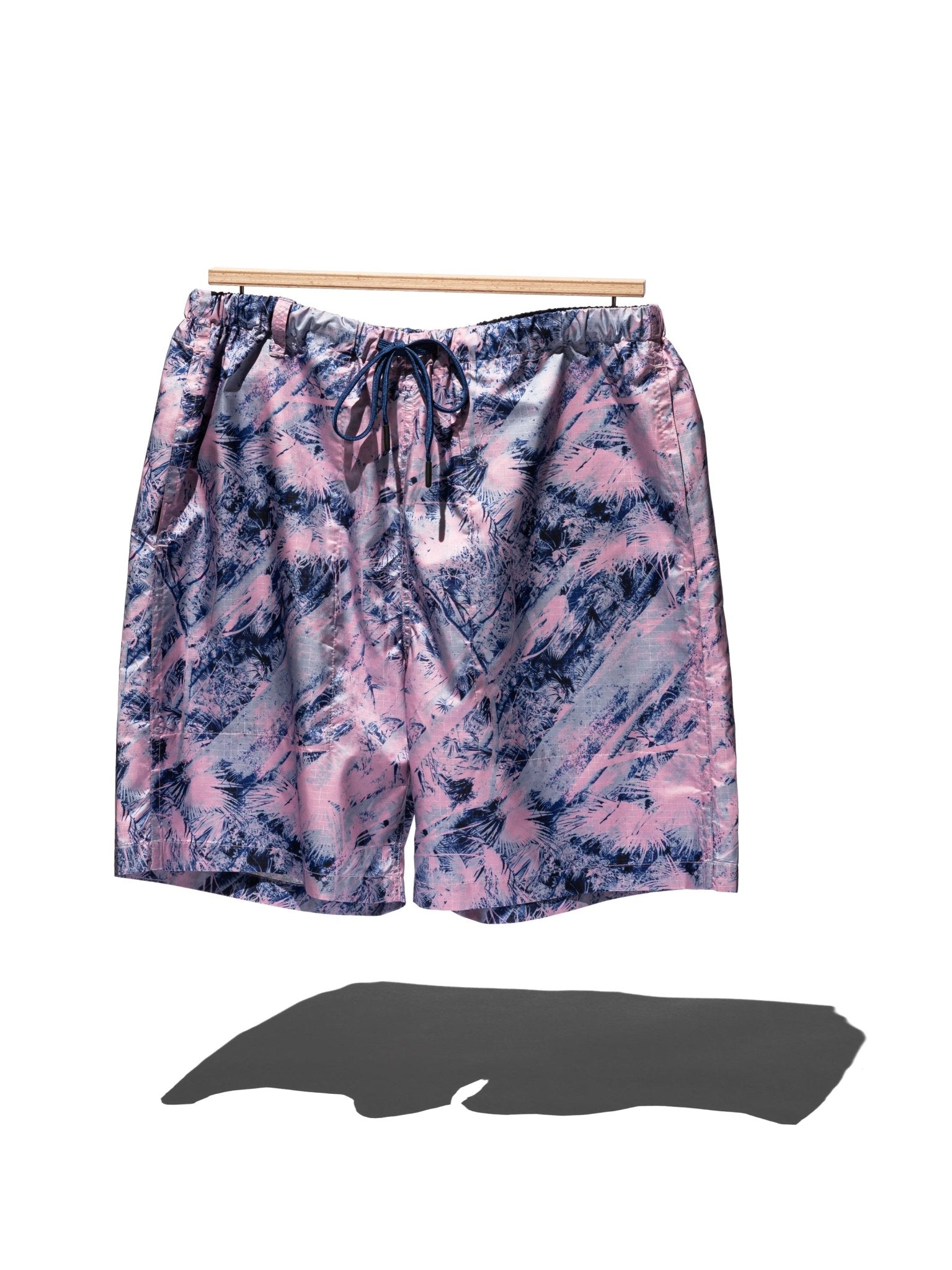 JUNGLE PATTERN SHORT PANTS - WHITE MOUNTAINEERING
