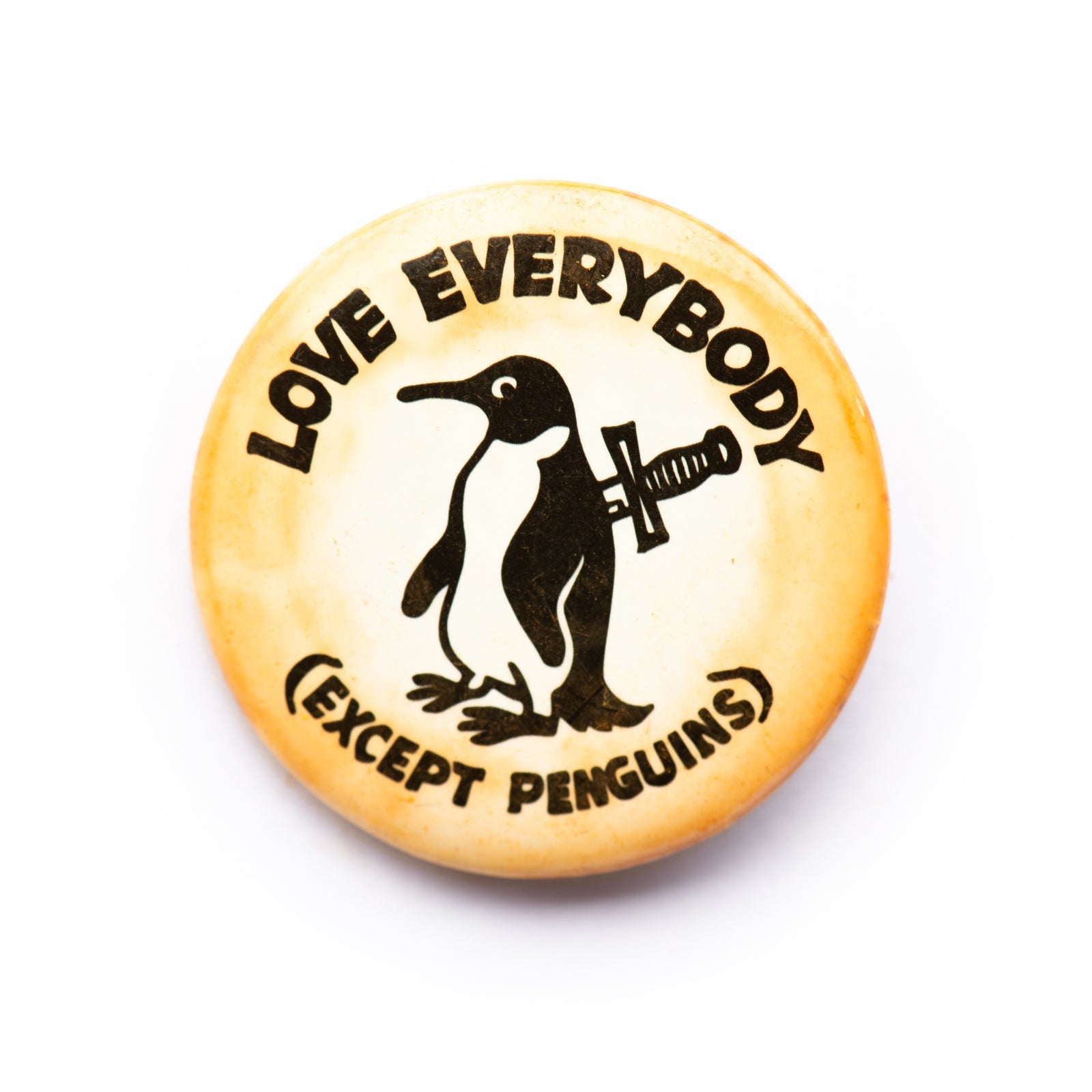 "Love Everybody" button pin - RADICAL MEDIA ARCHIVE