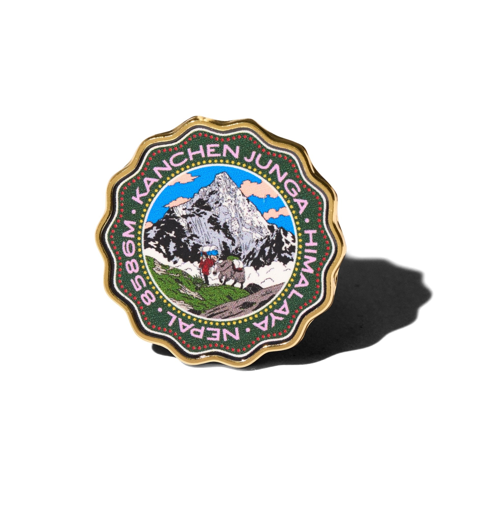 MOUNTAIN PIN : KACHENJUNGA - A YOUNG HIKER