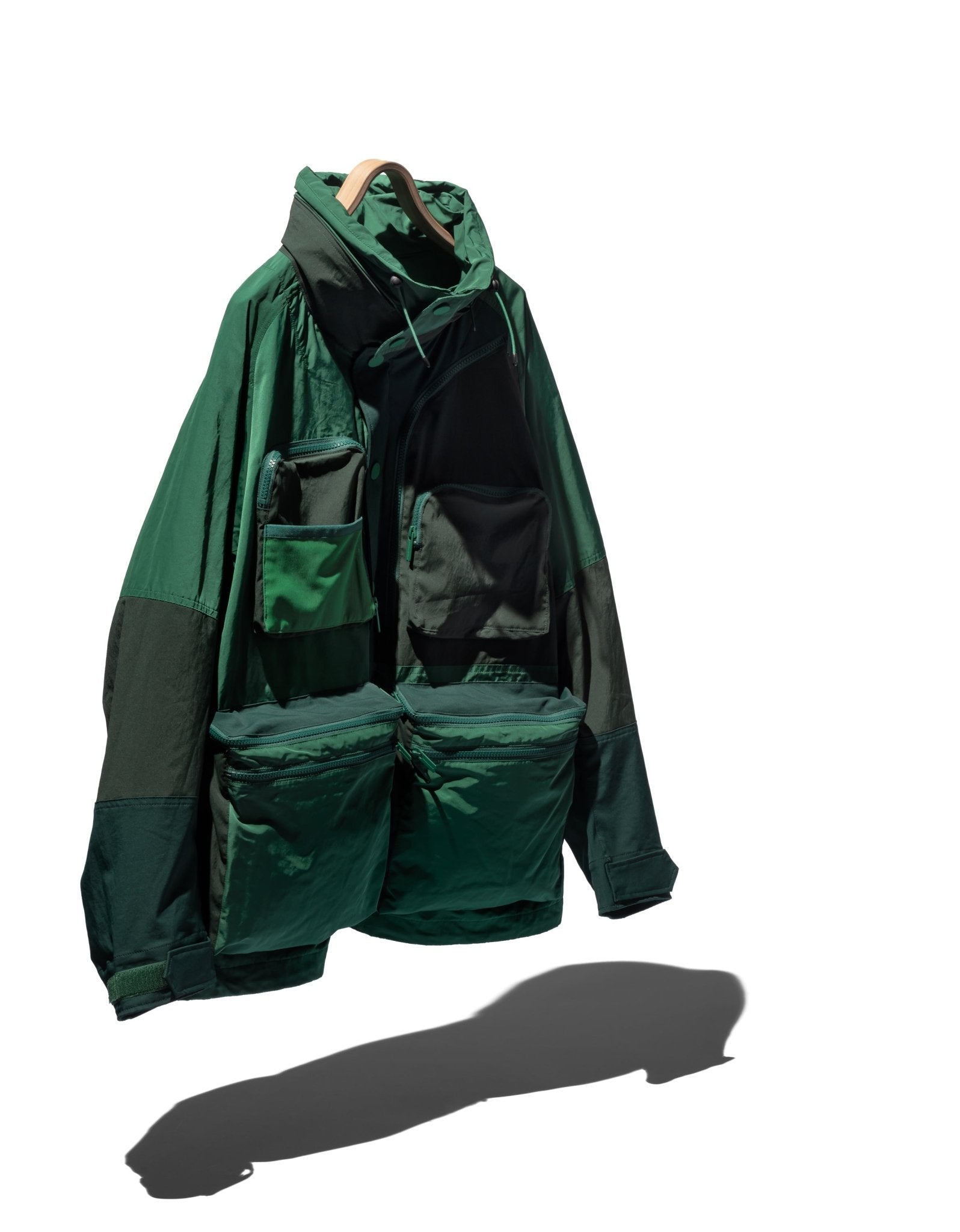 MULTI POCKETS MOUNTAIN PARKA - WHITE MOUNTAINEERING
