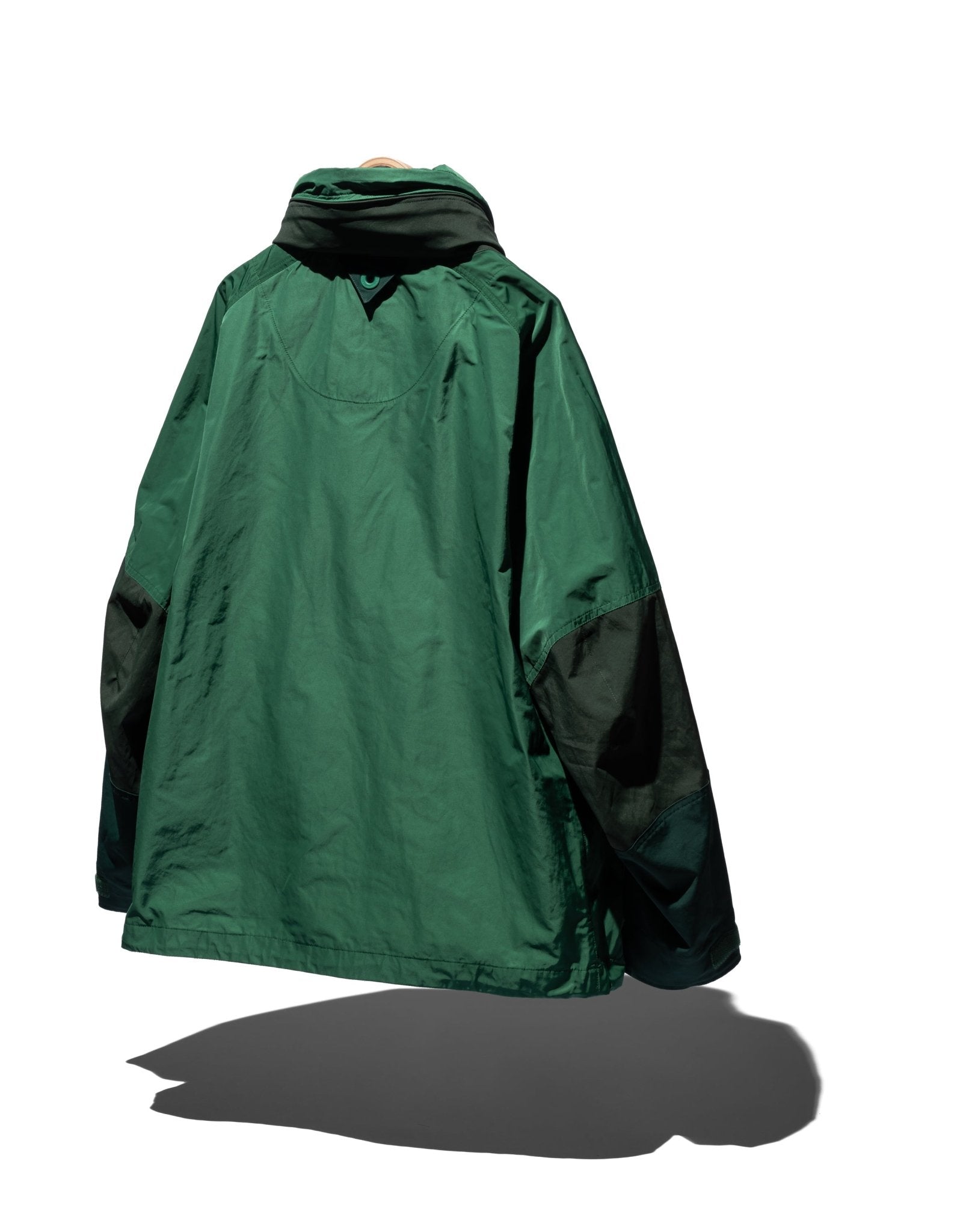 MULTI POCKETS MOUNTAIN PARKA - WHITE MOUNTAINEERING