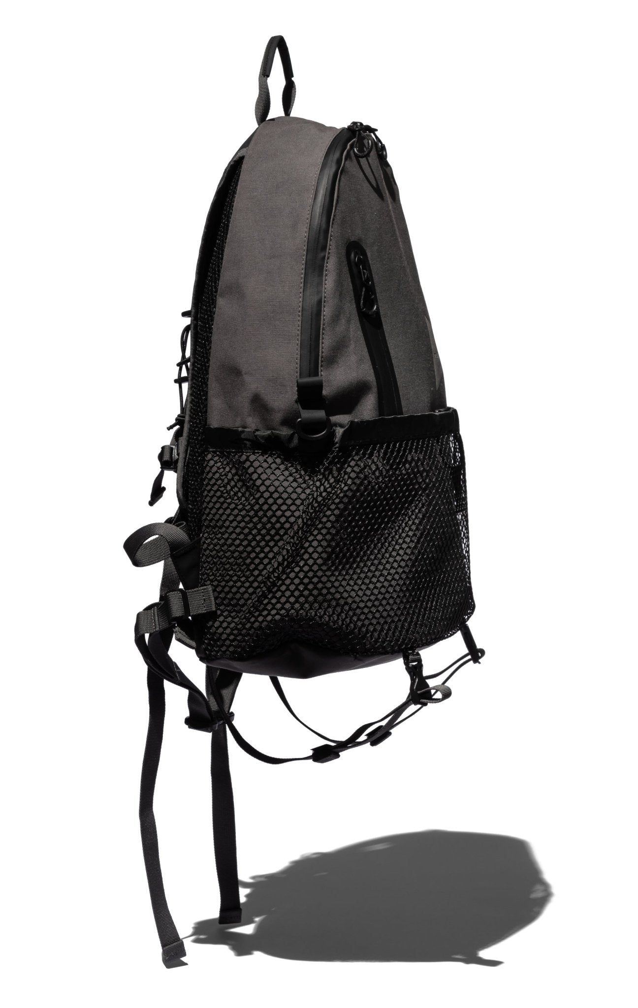 PE/CO 20L Daypack - AND WANDER