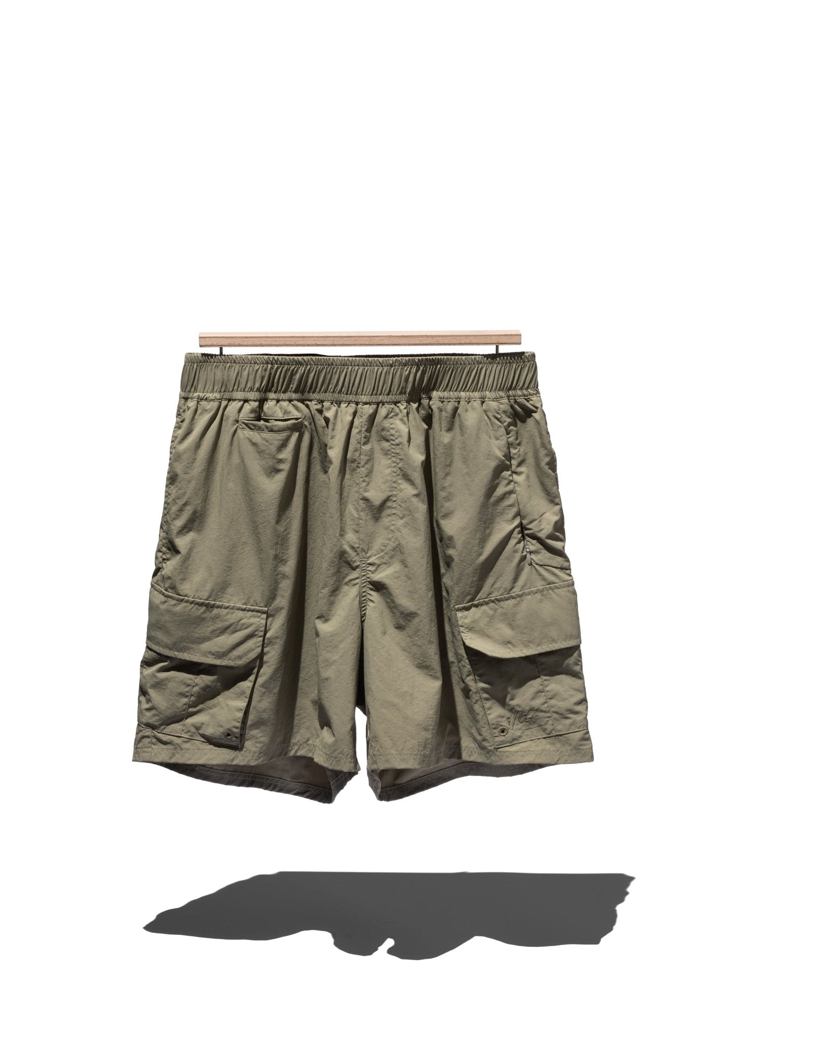 RISING CARGO SHORTS – WORDS SOUNDS COLORS & SHAPES