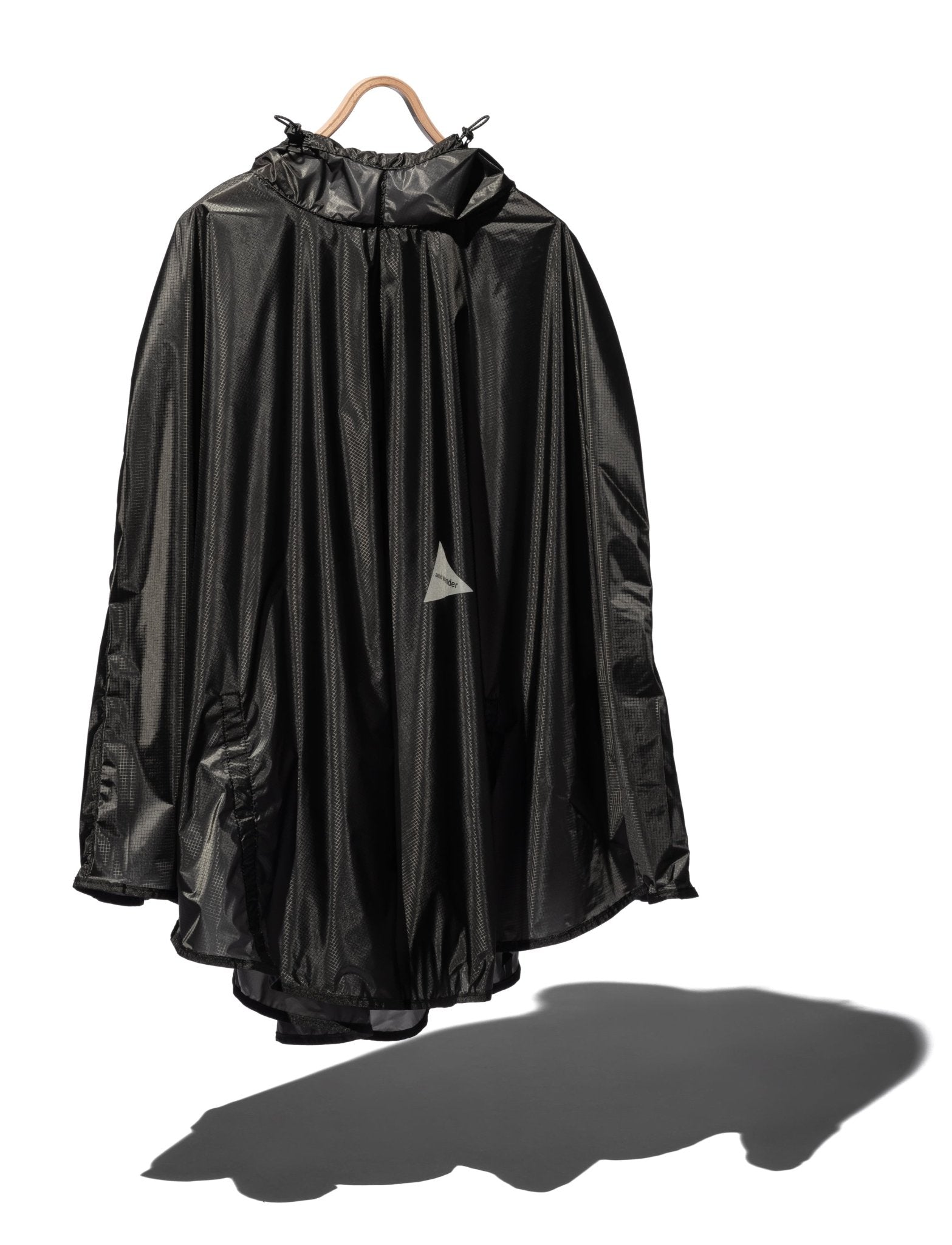 Sil Poncho – WORDS SOUNDS COLORS & SHAPES